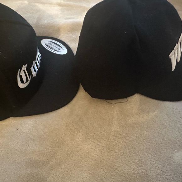 Compton and Vogue caps with adjustable backs - Picture 8 of 8